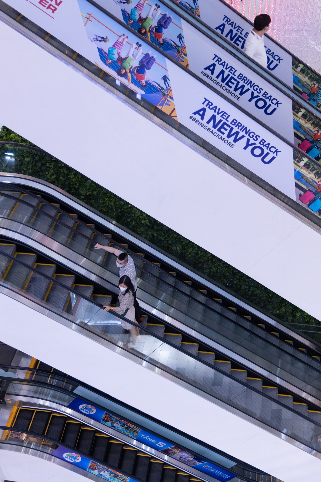 Trung tam thuong mai anh 5