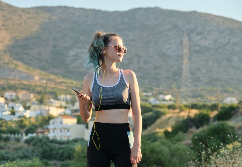 gen z di du lich anh 2