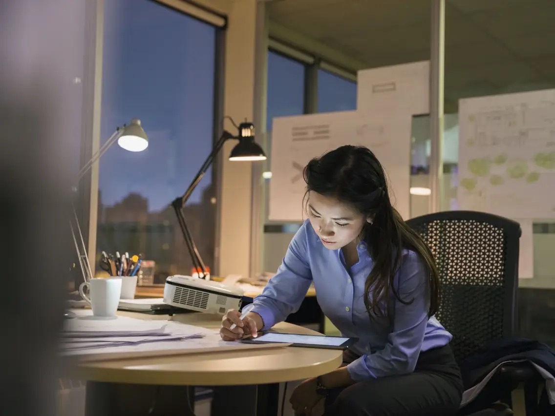 lam viec sau 18h anh 1