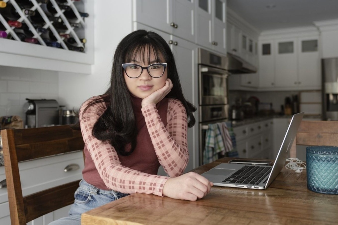 Nhom nhan vien chi muon xong viec va di ve hinh anh