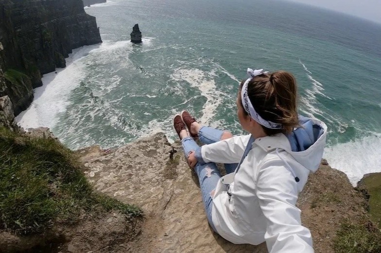 Noi tang tien cho nguoi chuyen den song hinh anh