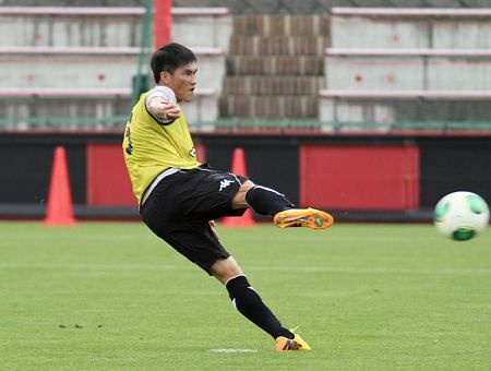 Cong Vinh gay an tuong trong buoi tap dau tien hinh anh