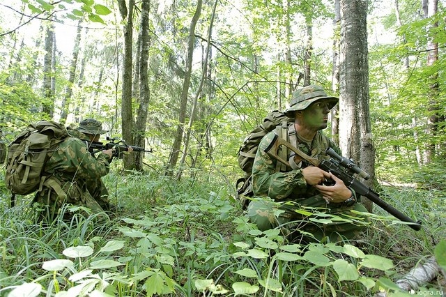 Quy trinh huan luyen khac nghiet cua linh du Nga hinh anh