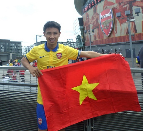 Arsenal bat ngo tung clip doc ve Running Man o London hinh anh