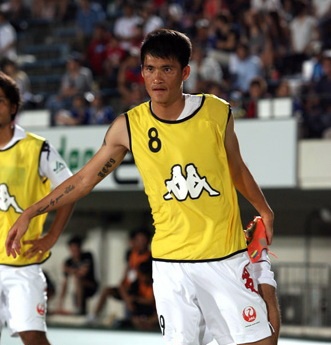 Cong Vinh khong duoc vao san, CLB Sapporo thua 3-4 hinh anh