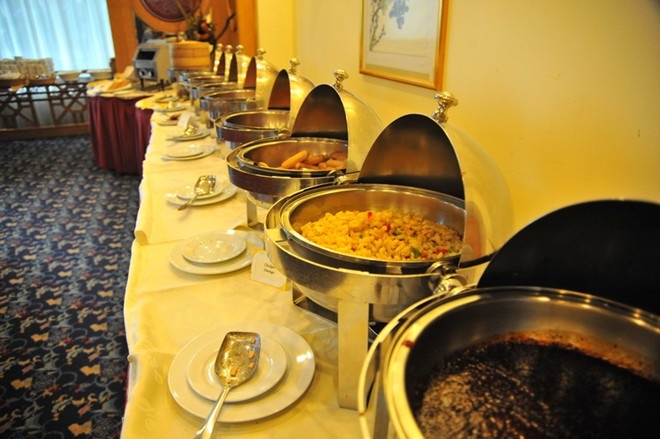 Bua buffet sang o khach san hang sang cua doi U19 Viet Nam hinh anh