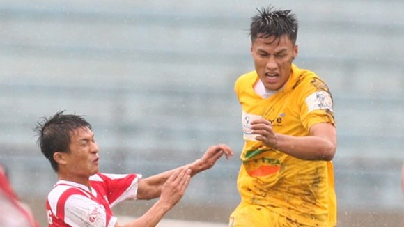 Mac Hong Quan chinh thuc gia han hop dong voi Thanh Hoa hinh anh