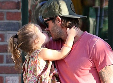 Harper chu moi doi hon bo Beckham hinh anh