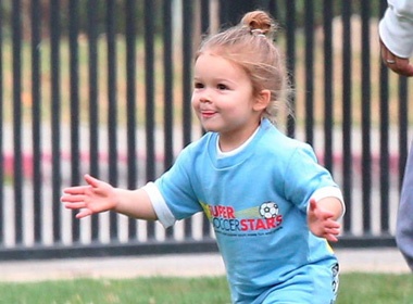 Cong chua cung nha Becks ghi ban dau tien trong doi hinh anh