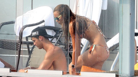 Ronaldo - mot ong bo toi, mot ban tinh trang hoa hinh anh