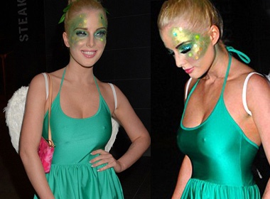 Bo cu Sinclair goi cam di choi Halloween hinh anh