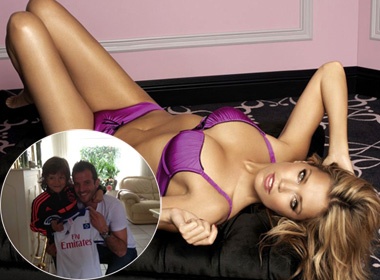 Vo cu Van der Vaart bi 'nang' mat chong vi... vo sinh hinh anh