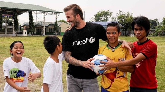 Beckham keu goi ung ho nan nhan sieu bao Haiyan hinh anh