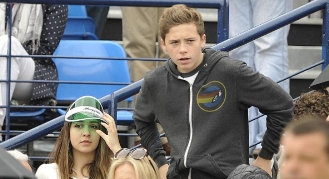 Bi MU tu choi, con trai Beckham thu suc tai Fulham hinh anh