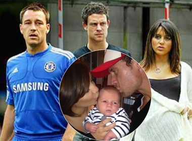 Nan nhan bi John Terry 'cam sung' khoe anh con trai moi sinh hinh anh