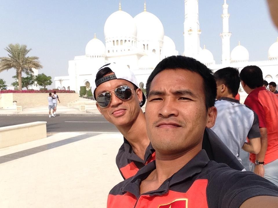 DT Viet Nam tham quan nha tho Hoi giao lon nhat UAE hinh anh