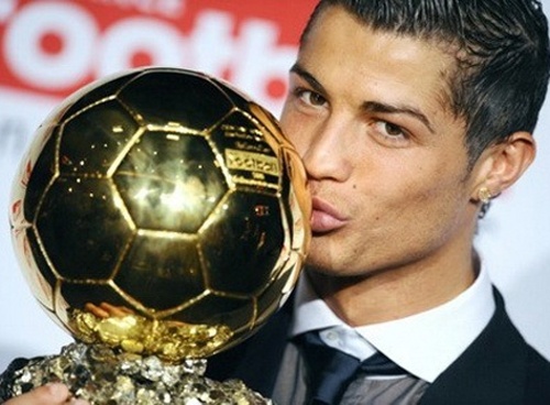 CR7 chi 'nui tien' xay bao tang luu tru danh hieu ca nhan hinh anh