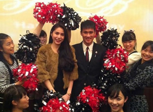 Clip Cong Vinh nhay mua mung sinh nhat Thuy Tien hinh anh