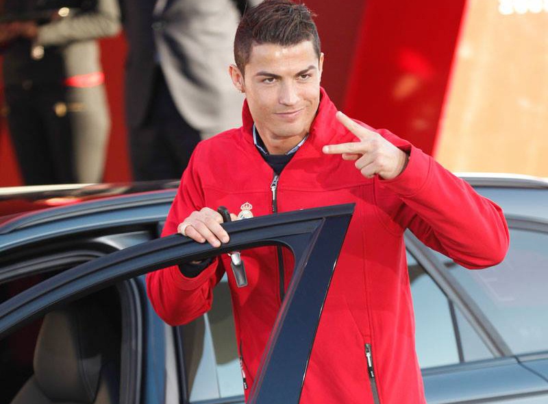 Ronaldo duoc tang sieu xe Audi RS 6 hinh anh