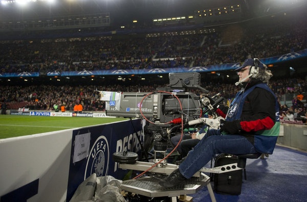 Pham luat, ca Barca va Real bi phat nang hinh anh