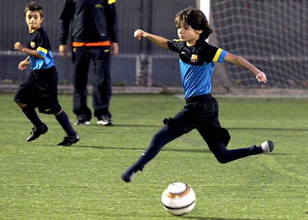 Hanh trinh den La Masia cua cau be cut chan Gabriel Muniz hinh anh