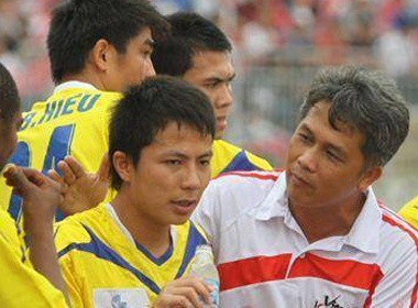 Cau thu tre Hai Phong tu tu vi tinh hinh anh