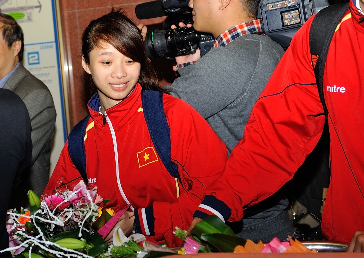 DT wushu Viet Nam ha canh xuong san bay Noi Bai hinh anh