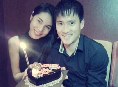 Cong Vinh don sinh nhat lang man ben Thuy Tien hinh anh