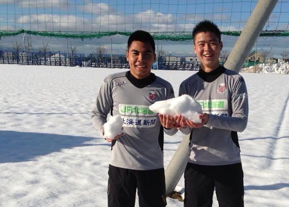 Cau thu U19 Viet Nam khoe anh thu viec tai Nhat Ban hinh anh