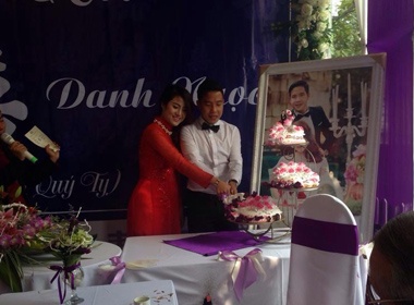 Le an hoi lang man cua Danh Ngoc hinh anh