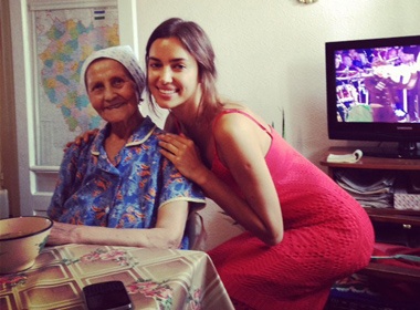 Ba noi Irina qua doi, Ronaldo mat Noel hinh anh