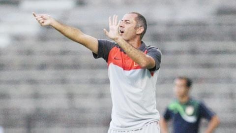 Bau Duc giu HLV Graechen den nam 2021 hinh anh