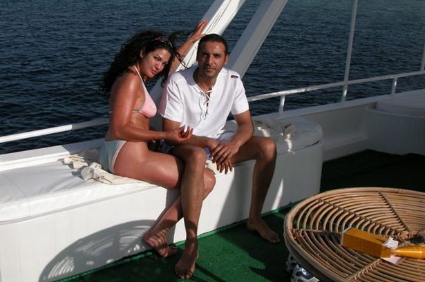 Gioi nha giau A Rap va thu vui 'bao tron' duong day gai goi hinh anh