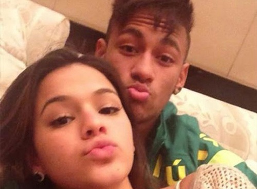 Quen thoi trang hoa, Neymar bi bo da dau hinh anh