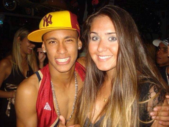 Neymar kien bo nhi tin don hinh anh