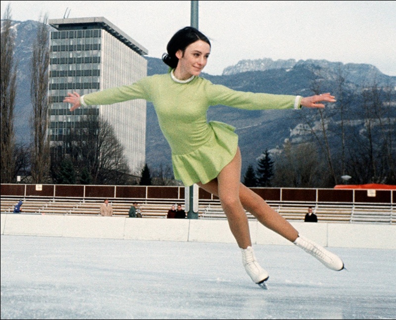 Nhung bo canh goi cam len ngoi o cac ky The van hoi mua dong hinh anh