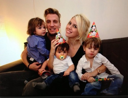 Maxi Lopez cong khai len giuong voi osin truoc mat vo hinh anh