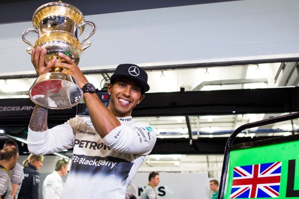 Vo dich Bahrain GP, Hamilton ap sat ngoi dau cua Rosberg hinh anh