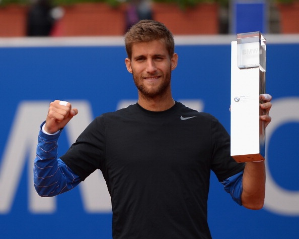 Dia chan tai 2 tran chung ket ATP 250 hinh anh