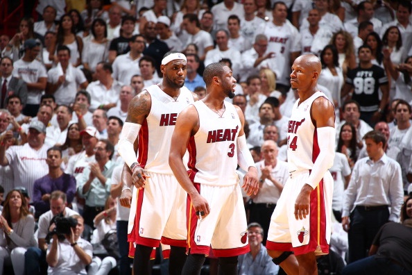Ban ket NBA - Game 2: Heat va Spurs but toc hinh anh