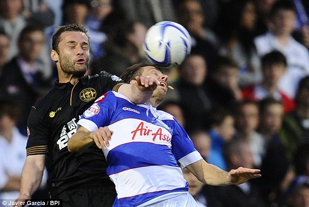 Cau thu mat rang gop cong giup QPR vao chung ket nghin ty hinh anh