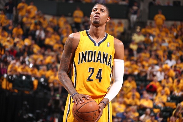 Roy Hibbert (55) xứng đáng là cánh chim đầu đàn của đội chủ nhà ở trận này. Anh ghi 24 điểm, 7 đường kiến tạo và 4 lần bắt bóng bật bảng thành công.