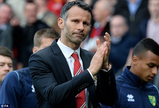 Duoc giu chuc tro ly, Giggs het loi tang boc Van Gaal hinh anh