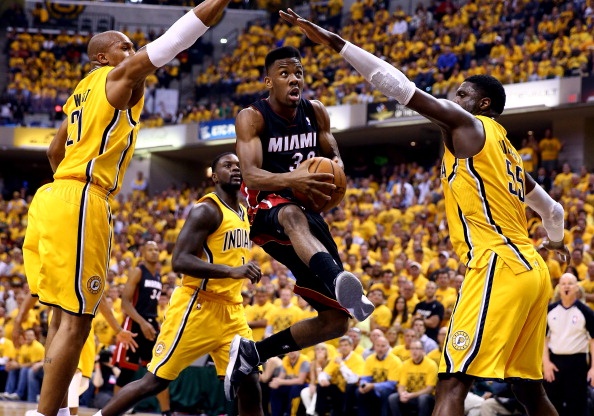 Chung ket NBA 2014 mien Dong (G2): Pacers 83-87 Heat hinh anh