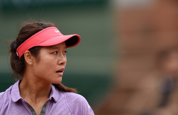 Cuu vo dich Li Na bat ngo bi da bay khoi Roland Garros hinh anh