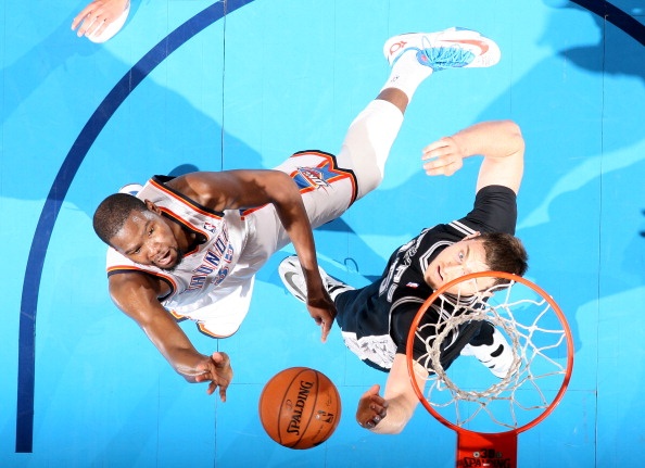 Chung ket NBA mien tay (G4): Thunder san bang cach biet hinh anh