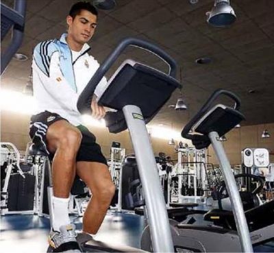 Ronaldo kho luyen chua lanh di tat hinh anh