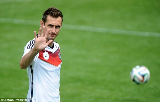 Tuyen Duc mang den World Cup chi mot tien dao hinh anh