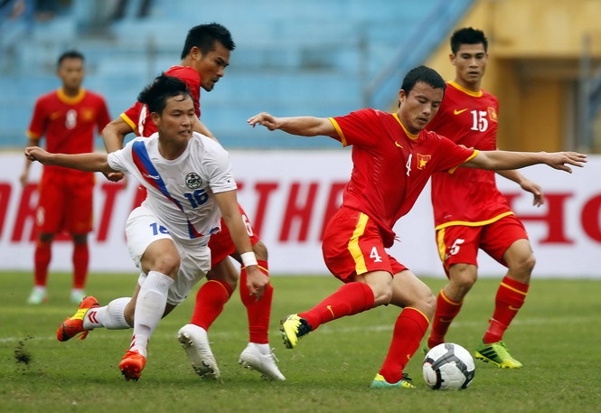 Viet Nam tut 7 bac FIFA van dung dau Dong Nam A hinh anh