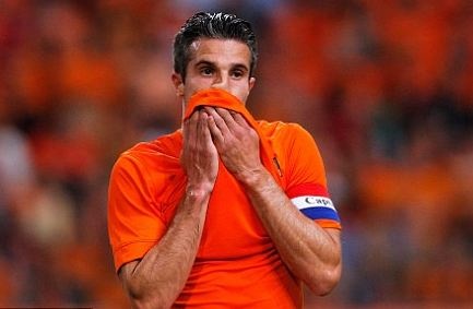 Van Persie lai co nguy co mat World Cup vi chan thuong hinh anh